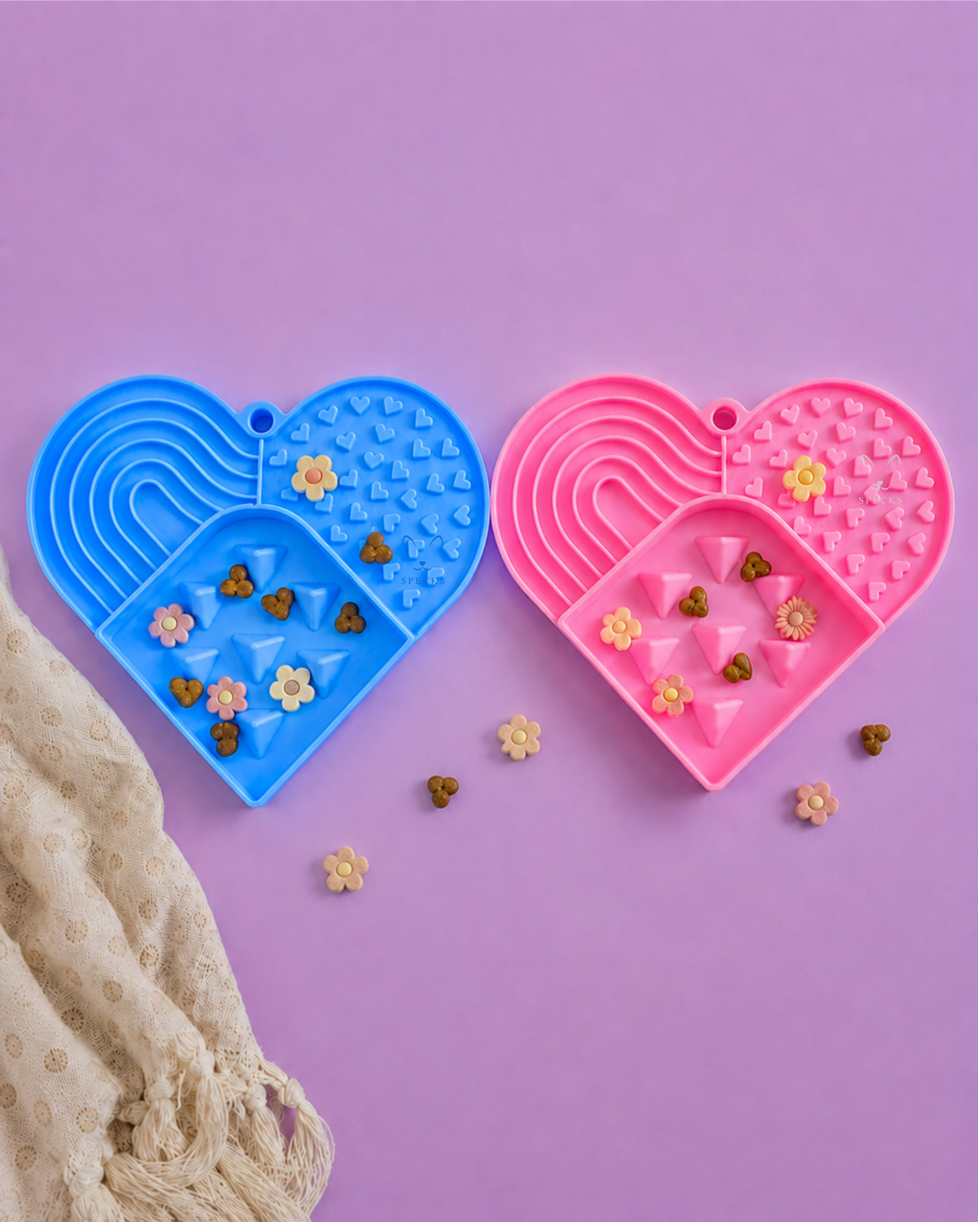 Hearts & Treats Slow Feeder